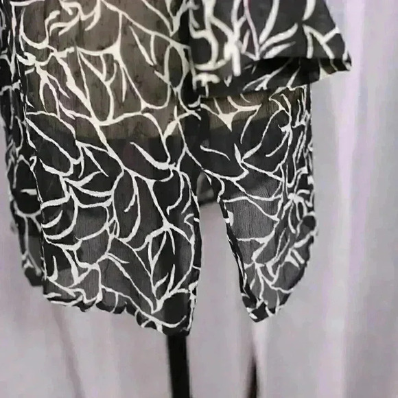 Chicos black/white 100% Silk Button Down Sheer Blouse Size 3 / Size XL - Picture 7 of 12